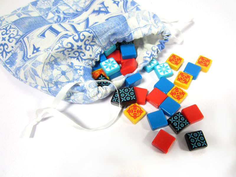 Azul linen bag and game pieces